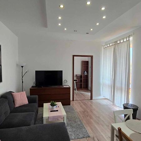Aqua Apartman Tiszaujvaros Ngoại thất bức ảnh