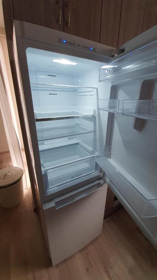 Aqua Apartman Tiszaujvaros Ngoại thất bức ảnh