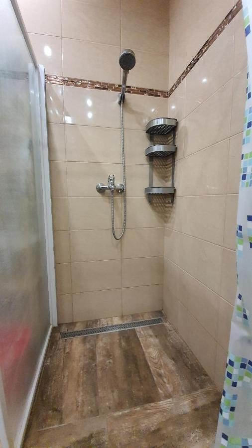Aqua Apartman Tiszaujvaros Ngoại thất bức ảnh