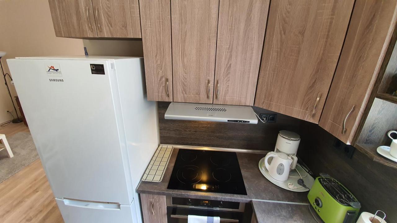 Aqua Apartman Tiszaujvaros Ngoại thất bức ảnh